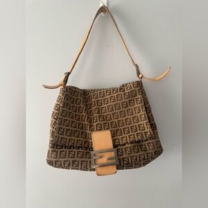 Vintage Fendi baguette